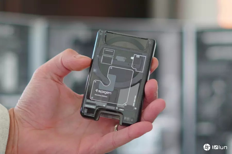 拆解风格机壳,让你一窥iPhone 17内部奥秘