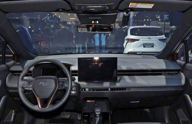 行驶8000km后,看到了纯电和油混之间的区别,车主:后悔选错车!