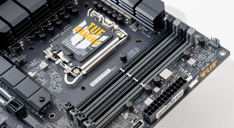 主板不能插满4根内存真正原因分析