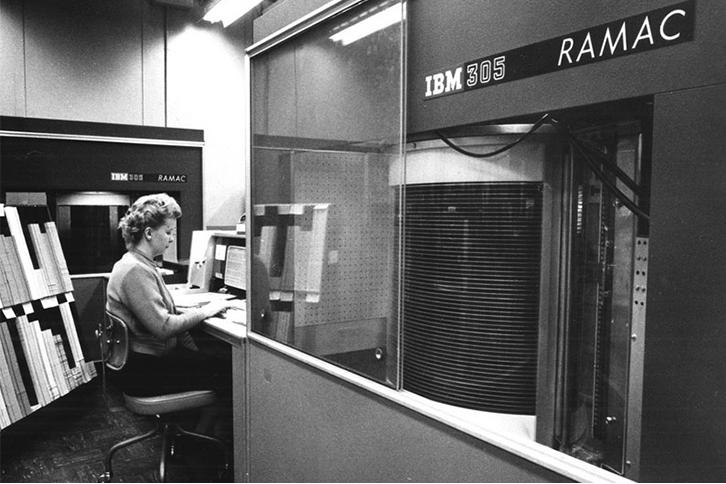 IBM_RAMAC_305_硬盘.png