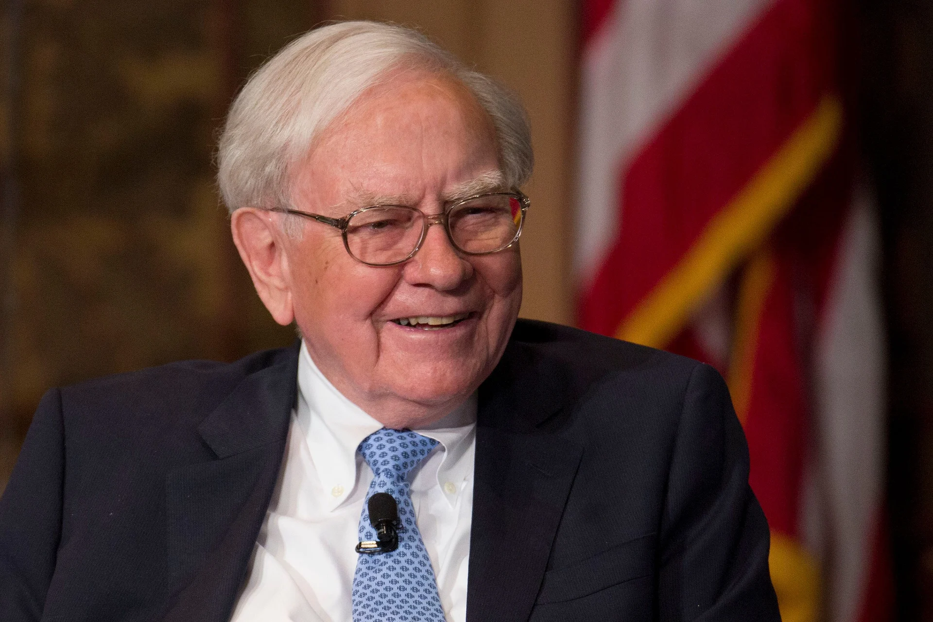 图片[1]-巴菲特财富增长轨迹：从少年报童到千亿富豪的财富突破之路-亿媒网