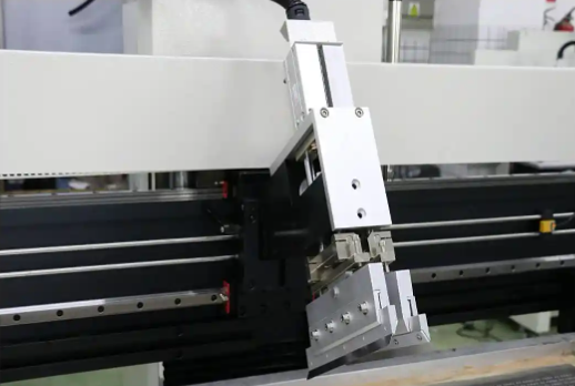 正确处理 SMT 钢网以进行维护和保养。