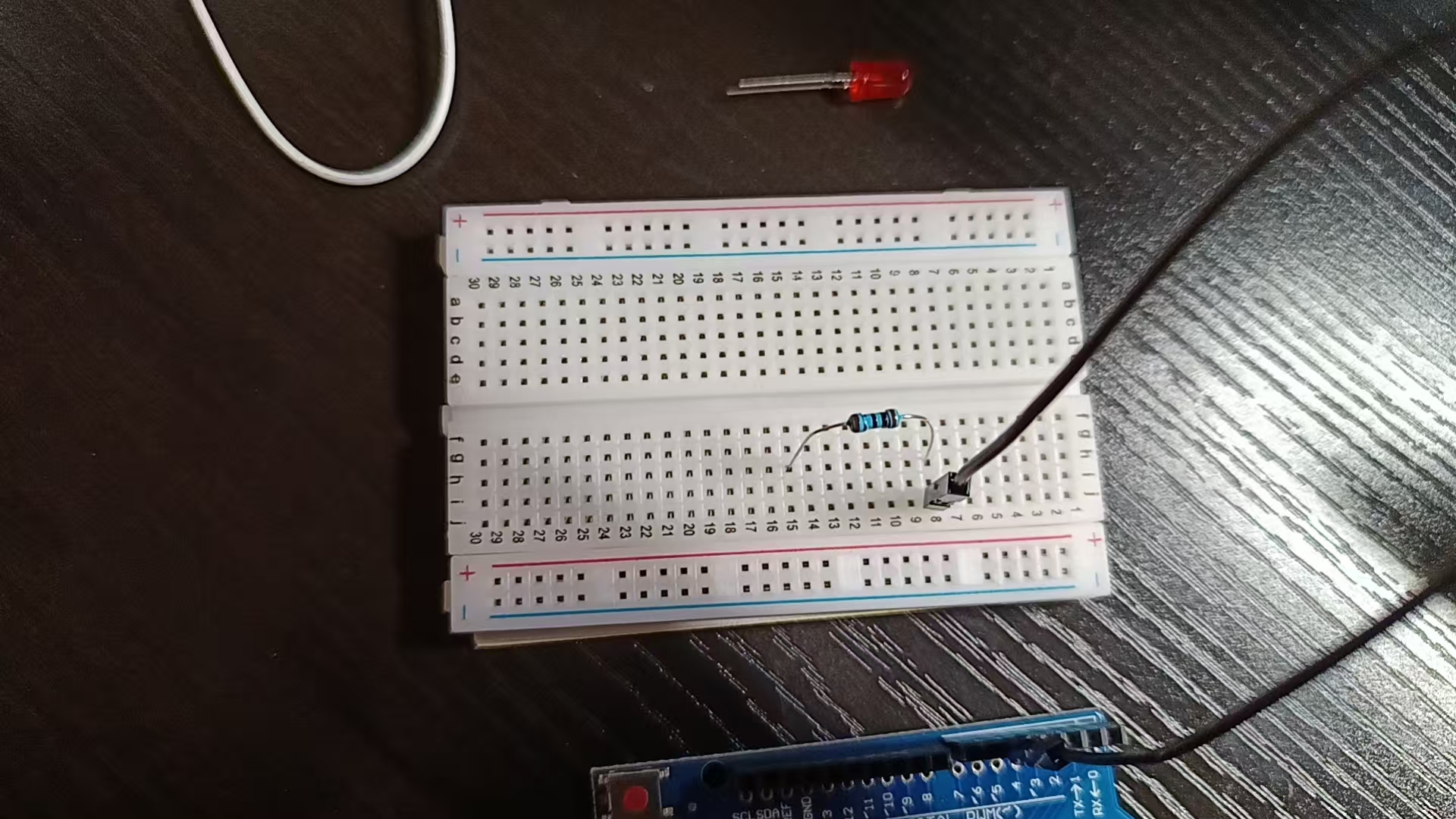 02x面包板和led