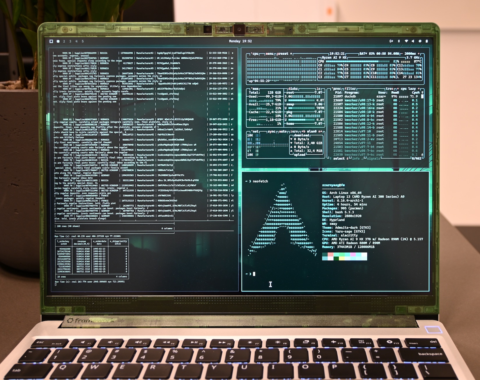在 Framework Laptop 13 上运行的 DuckDB
