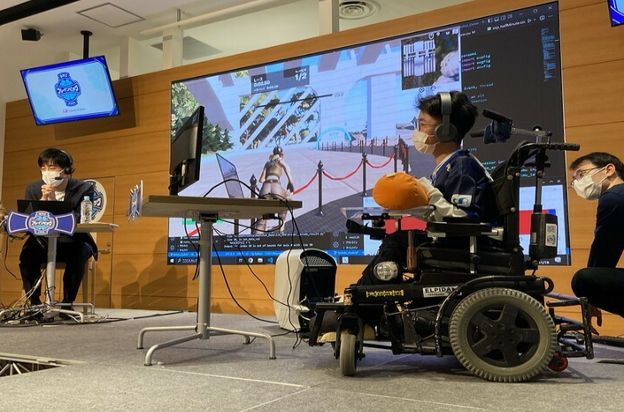 庆应大学脑机接口新研究 瘫痪玩家直接脑波玩《堡垒之夜》_3DM单机