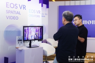 男人站在电视前<em></em>
<em></em>
AI 生成的内容可能不正确。