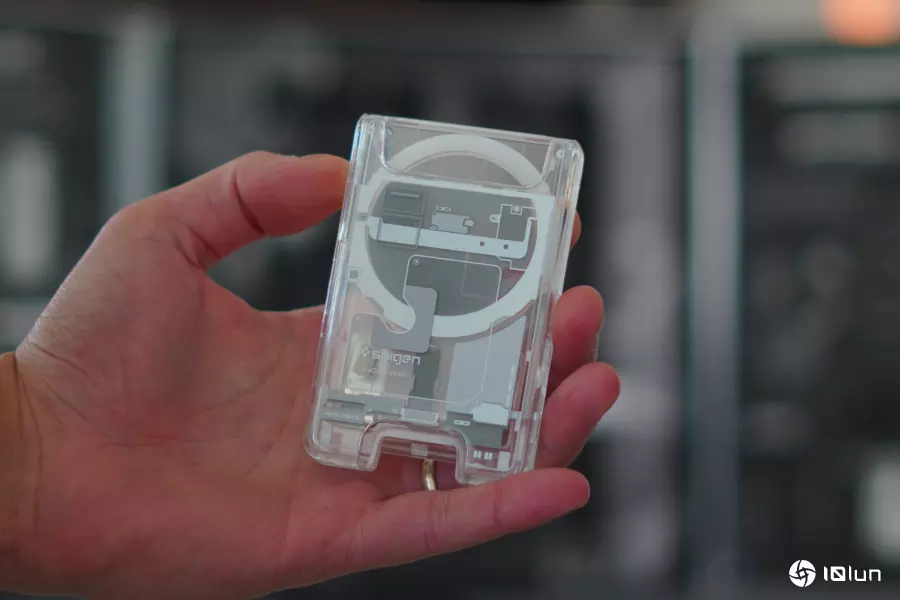 拆解风格机壳,让你一窥iPhone 17内部奥秘
