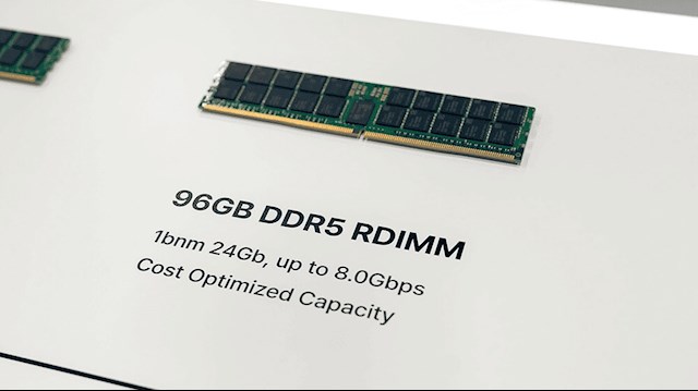 一条就256GB！SK海力士展示新一代DDR5内存