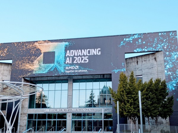 AMD全栈战略浮出水面：开源很好，所以我们要造GPU、ROCm和AI机架全生态