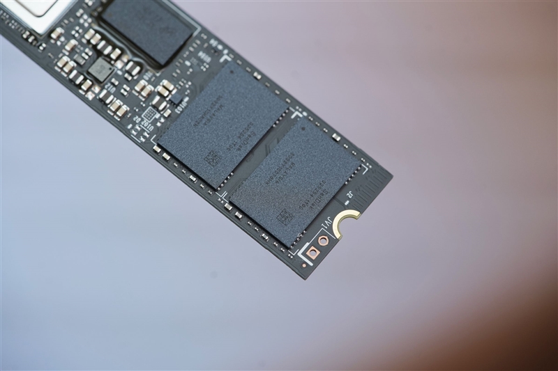 最强PCIe 5.0 SSD登场！闪迪WD_BLACK SN8100首发评测：随机性能新高度