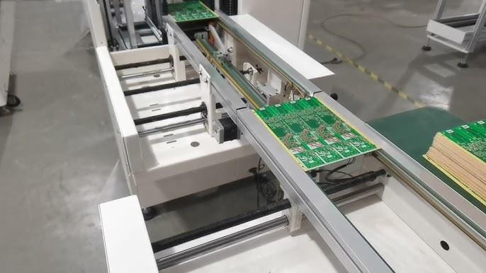 SMT 生产线自动化,自动 PCB 上料机运行