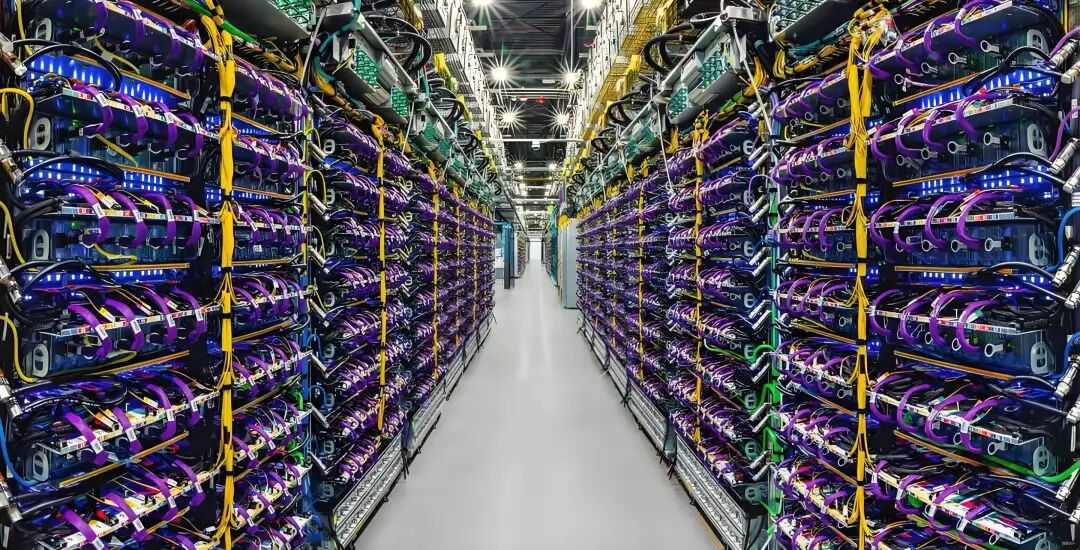 千问爆火、Gemini 3翻身，阿里和谷歌的同题异解